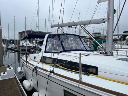 Beneteau Oceanis 38.1 image