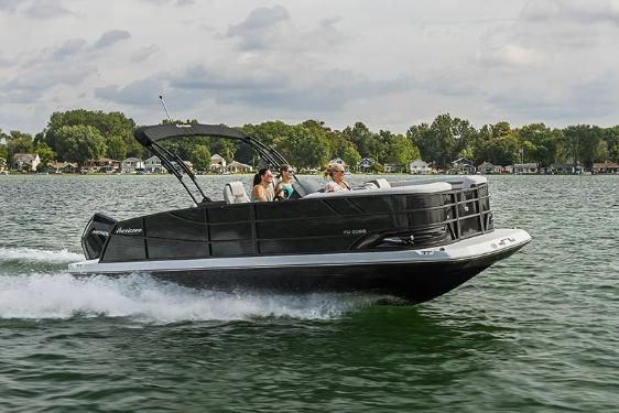 Hurricane FunDeck 2360 SFL - main image