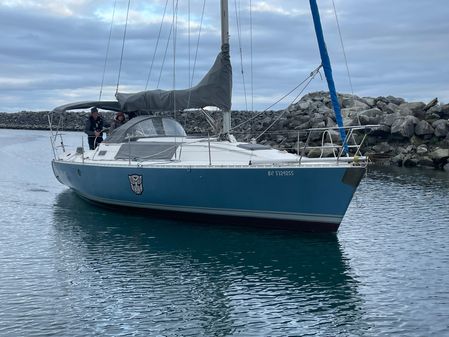 Beneteau First 35S5 image