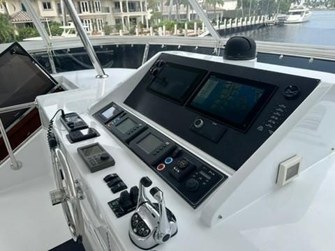 Ocean Alexander 70 Pilothouse image