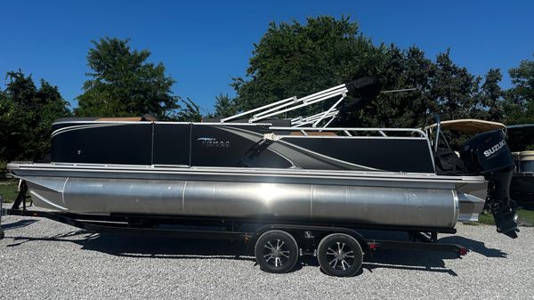 Tahoe Pontoon LTZ 2385 VRB 