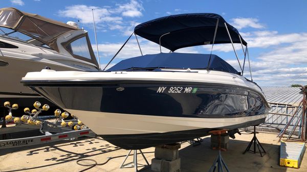Sea Ray SPX 210
