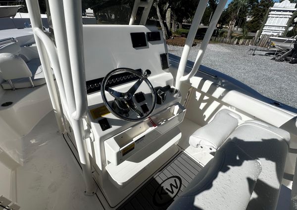 Key-west 244-CENTER-CONSOLE image