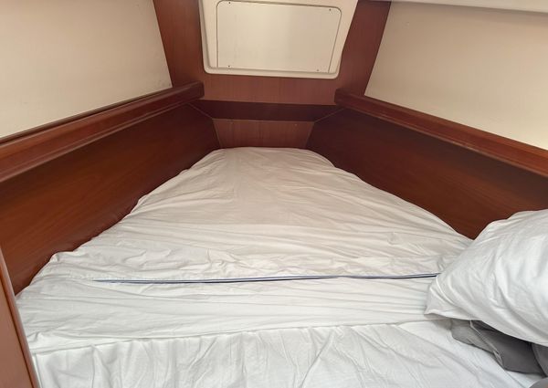 Beneteau Oceanis Clipper 331 image