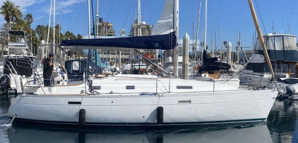 Beneteau Oceanis Clipper 331 image