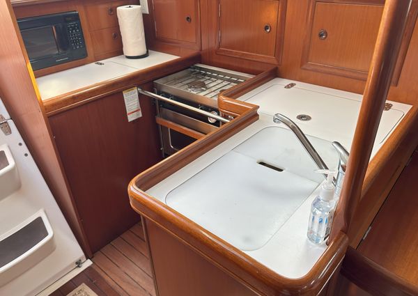 Beneteau Oceanis Clipper 331 image