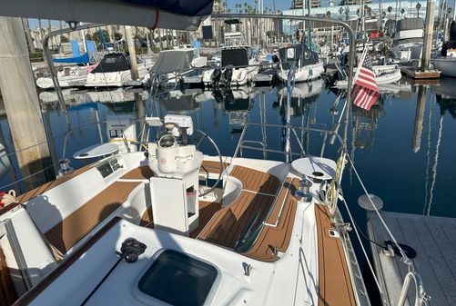 Beneteau Oceanis Clipper 331 image