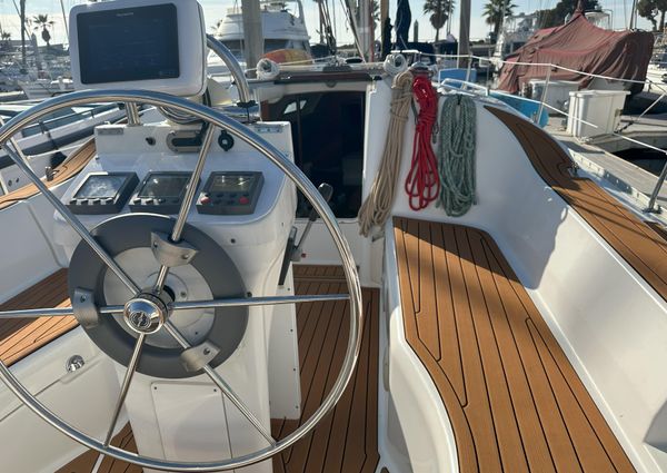 Beneteau Oceanis Clipper 331 image