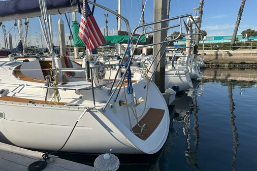 Beneteau Oceanis Clipper 331 image