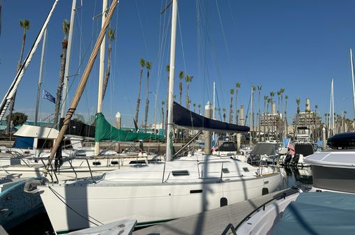 Beneteau Oceanis Clipper 331 image