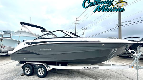 Hurricane SunDeck 235 OB