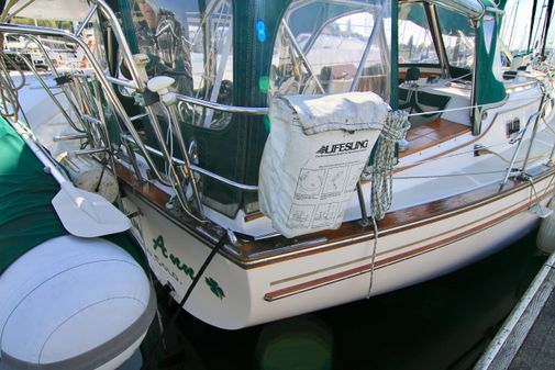 Island Packet 40 image