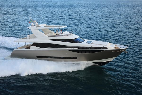 Prestige Yachts 750 - main image