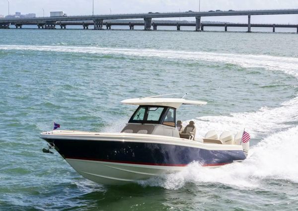 Chris-Craft 34 Catalina image