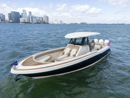 Chris-Craft 34 Catalina image