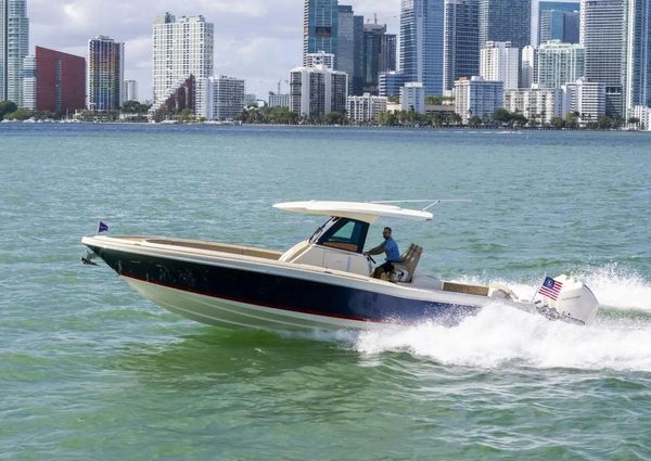 Chris-Craft 34 Catalina image