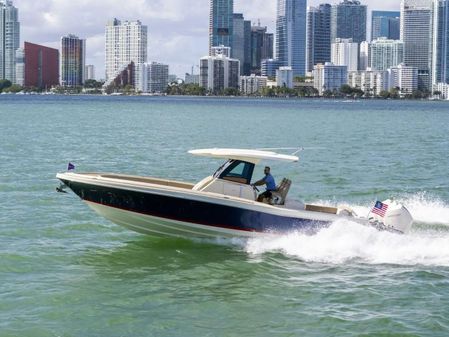 Chris-Craft 34 Catalina image