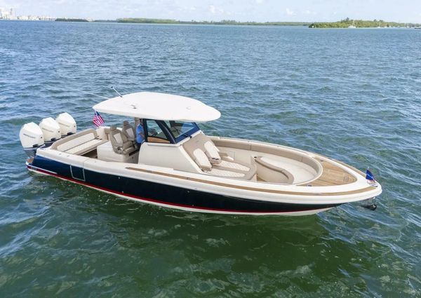 Chris-Craft 34 Catalina image