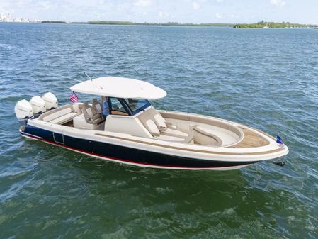 Chris-Craft 34 Catalina image