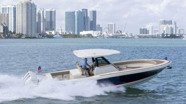 Chris-Craft 34 Catalina