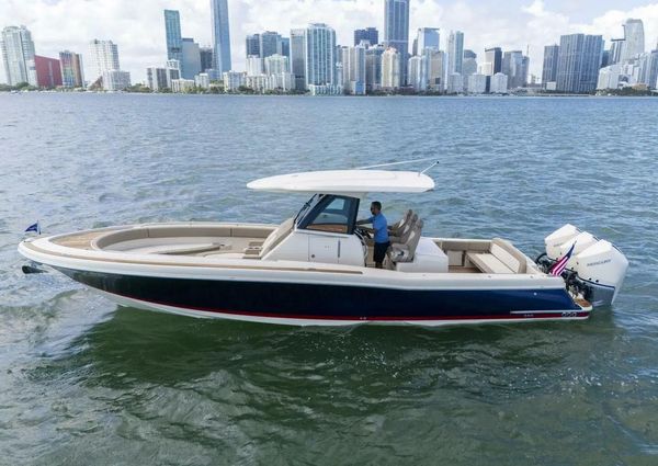 Chris-Craft 34 Catalina image