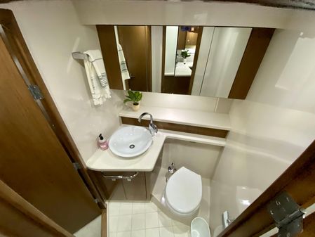 Cruisers Yachts 48 Cantius image
