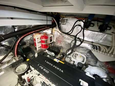 Cruisers Yachts 48 Cantius image