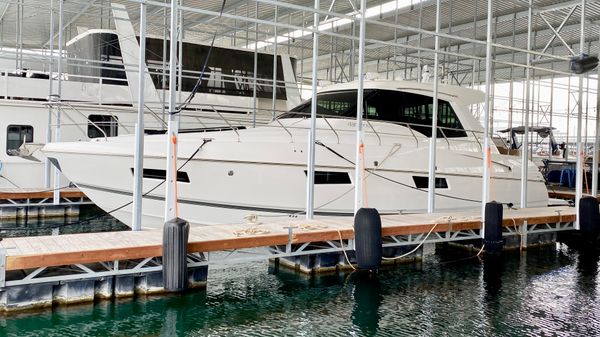 Cruisers Yachts 48 Cantius