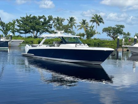 Tiara Yachts 43 LS image