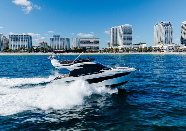 Galeon 400 Fly image