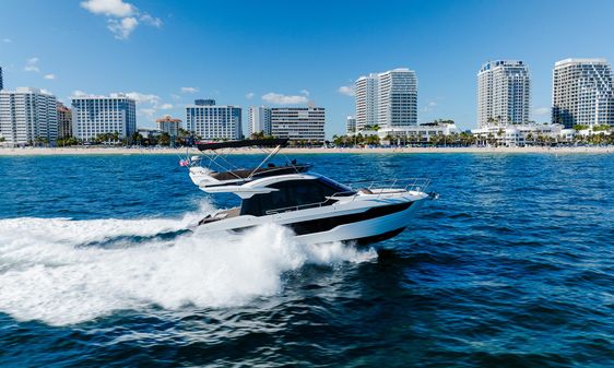 Galeon 400 Fly image