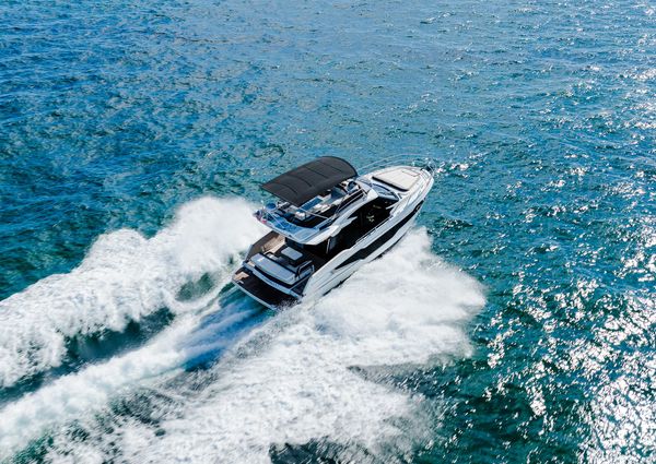 Galeon 400 Fly image