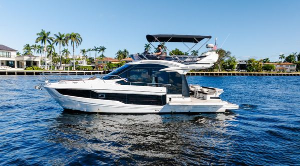 Galeon 400 Fly image