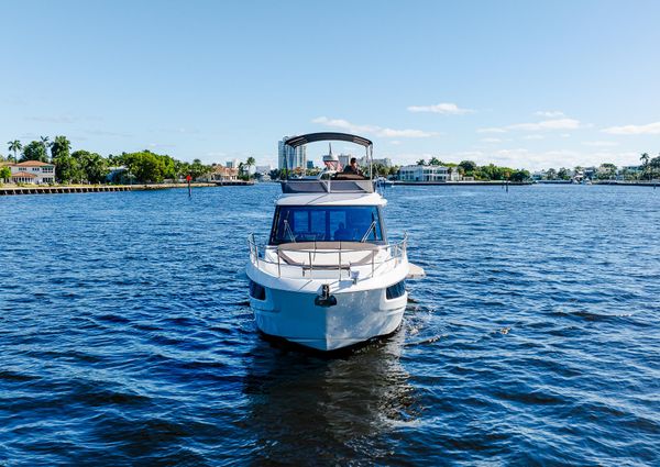 Galeon 400 Fly image