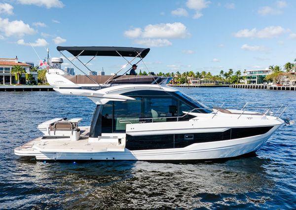 Galeon 400 Fly image