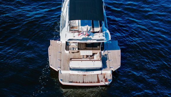 Galeon 400 Fly image