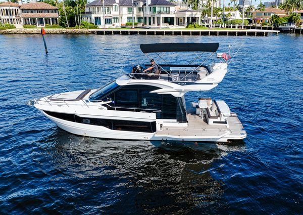 Galeon 400 Fly image