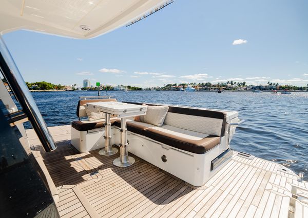 Galeon 400 Fly image