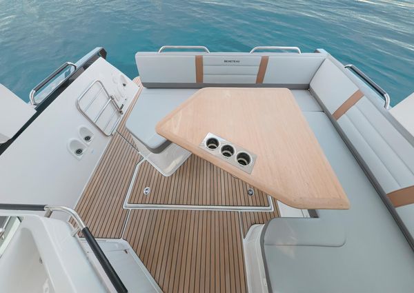 Beneteau GRAN-TURISMO-32-INBOARD image