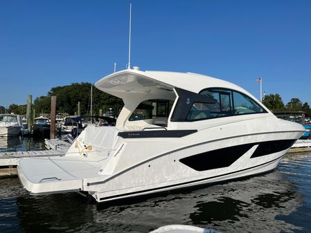 Beneteau GRAN-TURISMO-32-INBOARD image