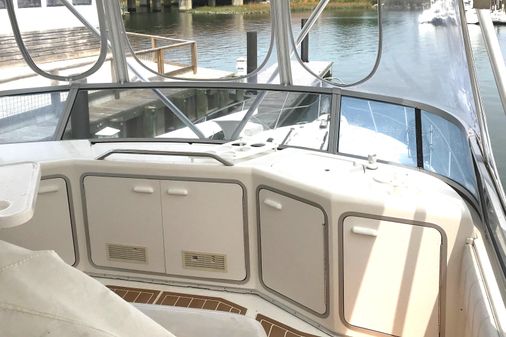 Sea Ray 550 Sedan Bridge image