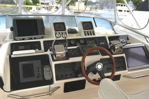 Sea Ray 550 Sedan Bridge image