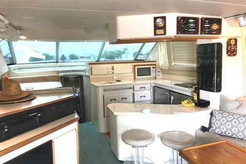 Sea Ray 550 Sedan Bridge image