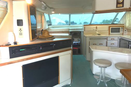 Sea Ray 550 Sedan Bridge image