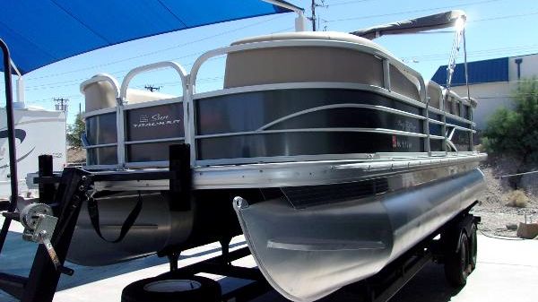 Sun Tracker Party Barge 20 DLX 