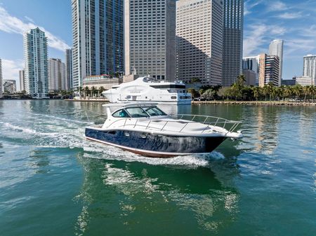 Tiara Yachts 4200 Open image