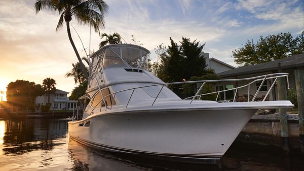 Tiara Yachts 3900 Convertible 