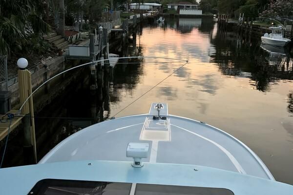 Luhrs 38 Open image