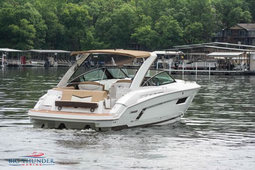 Cruisers Yachts 328 image