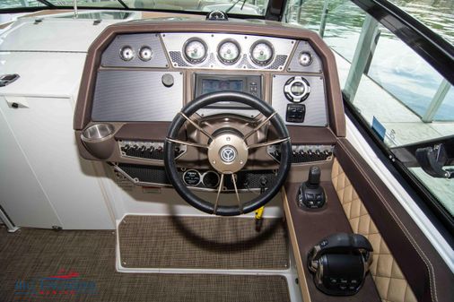 Cruisers Yachts 328 image